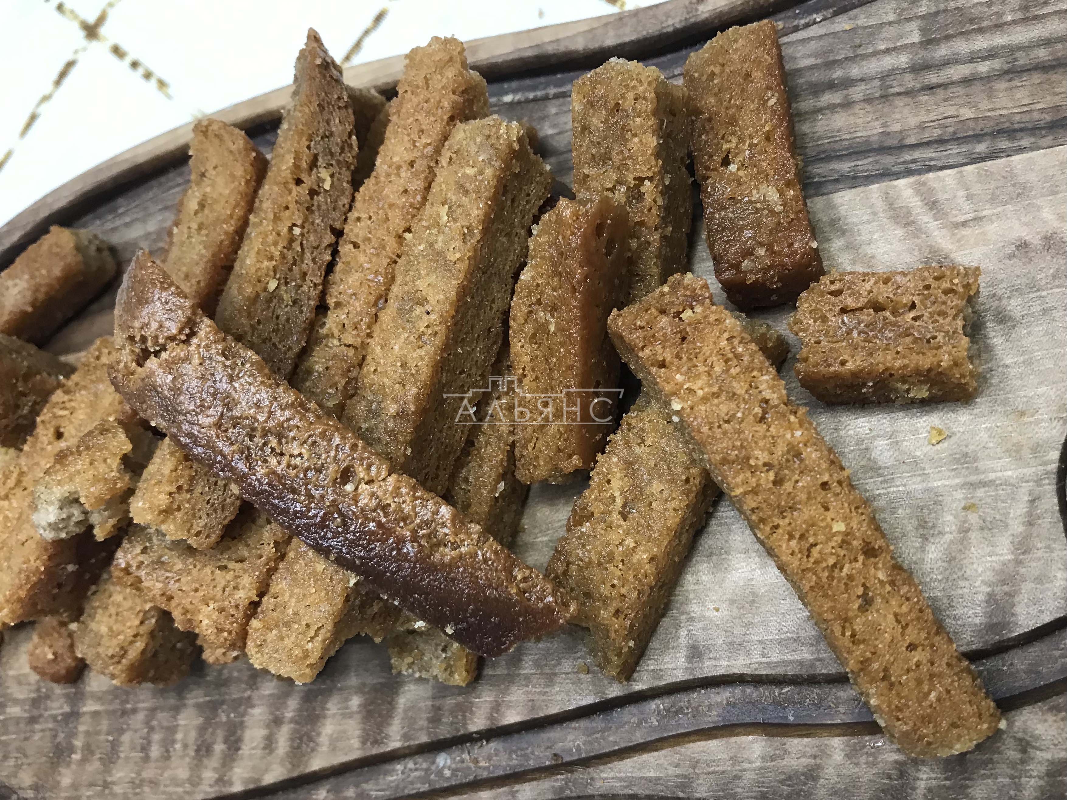 Деревенские гренки с чесноком в Переделкино