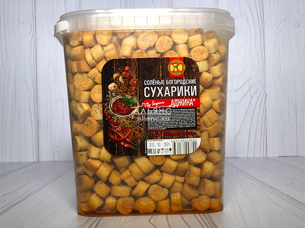 Сухарики с аджикой в Переделкино