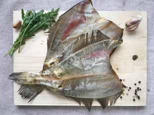 Царский полосатик с перцем: Камбала ёрш (Мурманская) вяленая