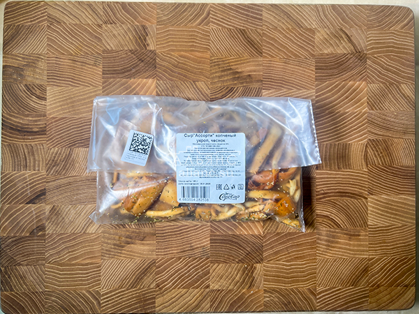 Сыр 150 гр ГОРНЫЙ СЫРОВАР (Ассорти копчёный с укропом и чесноком) в Переделкино