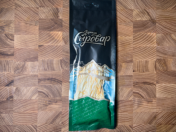 Сыр 60 гр ГОРНЫЙ СЫРОВАР (Паутинка копчёная) в Переделкино